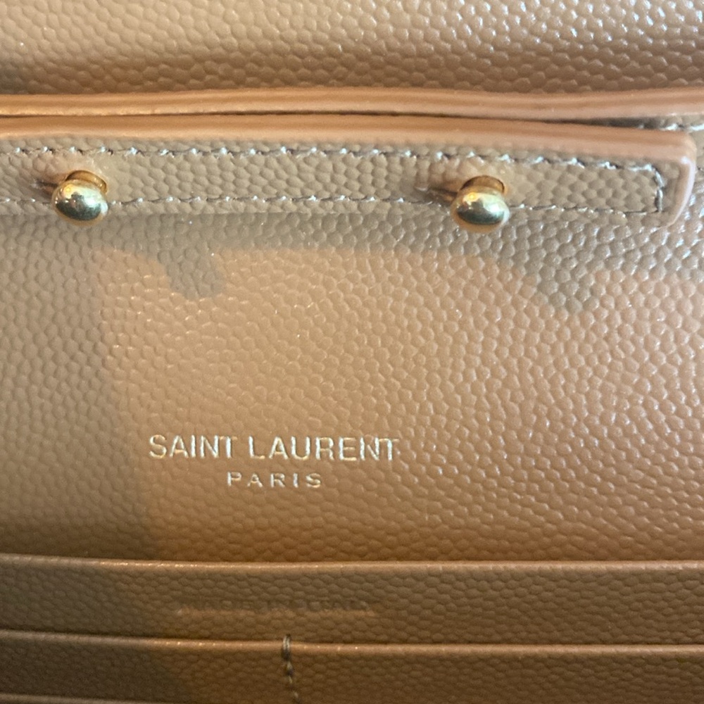 Autentique YSL
Papier original
2500$
2023
Parfaite
Pièce de collection
YSL - Picture 6 of 8